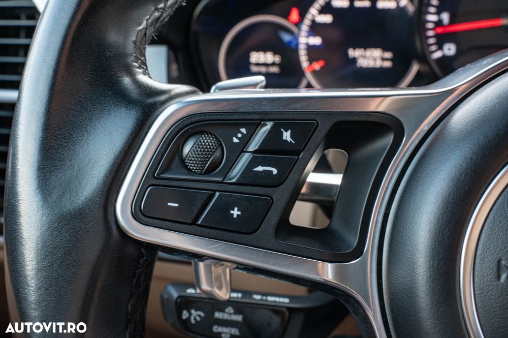 Porsche Cayenne Tiptronic S - 23