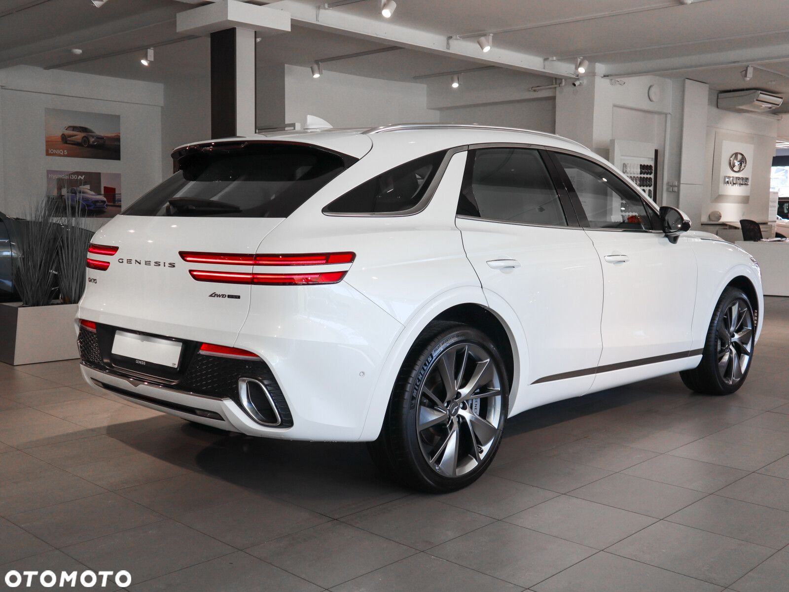 Genesis GV70 2.5T AWD AT8 Luxury Line - 4