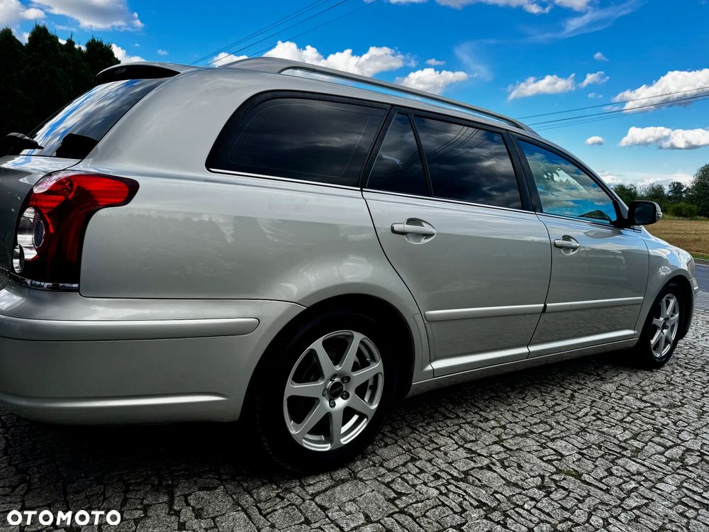 Toyota Avensis 1.8 VVT-i Executive - 12