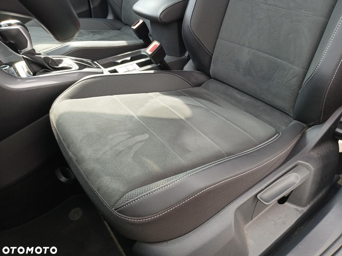 Volkswagen T-Roc - 10