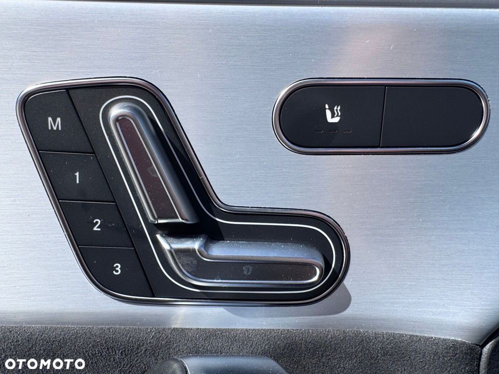 Mercedes-Benz CLA 220 d AMG Line 8G-DCT - 24