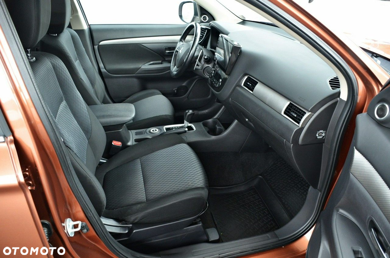 Mitsubishi Outlander - 21