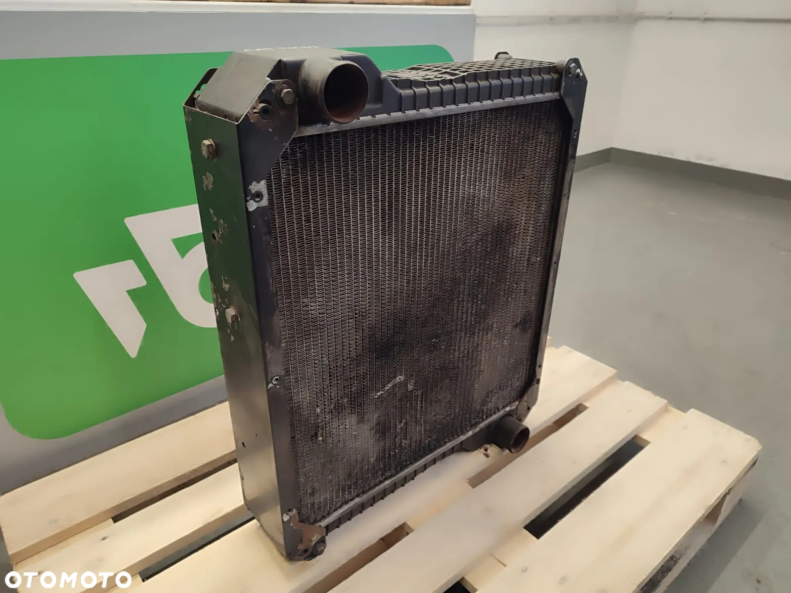 Chłodnica wody PA66GF30 CAT TH 330 - 6