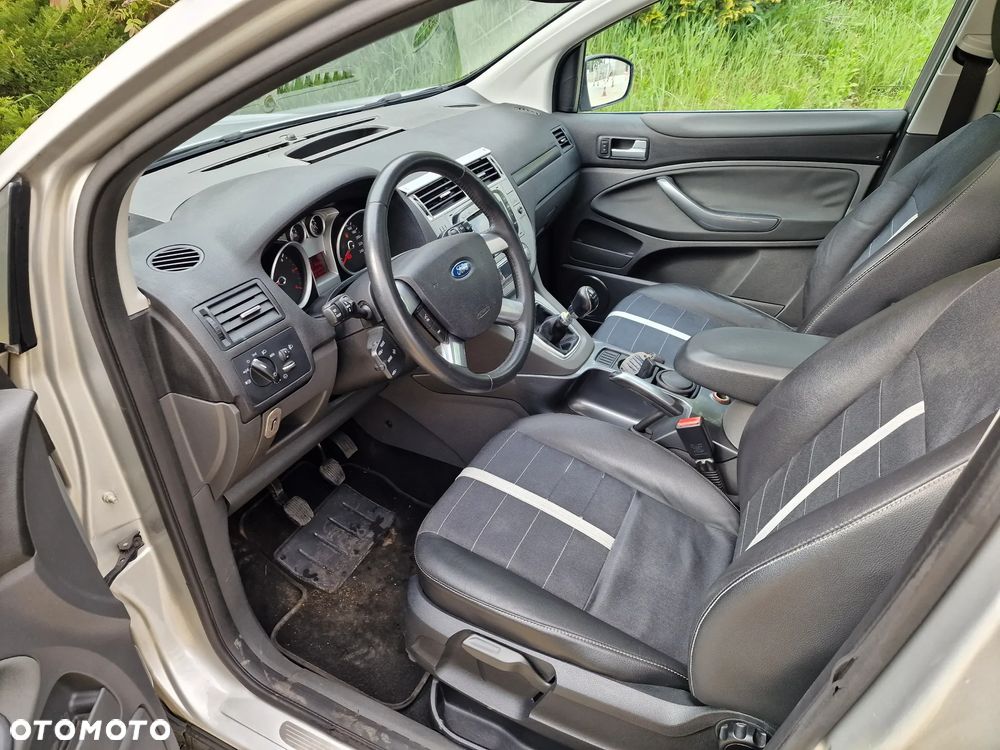 Ford Kuga 2.0 TDCi 4x4 Titanium - 35