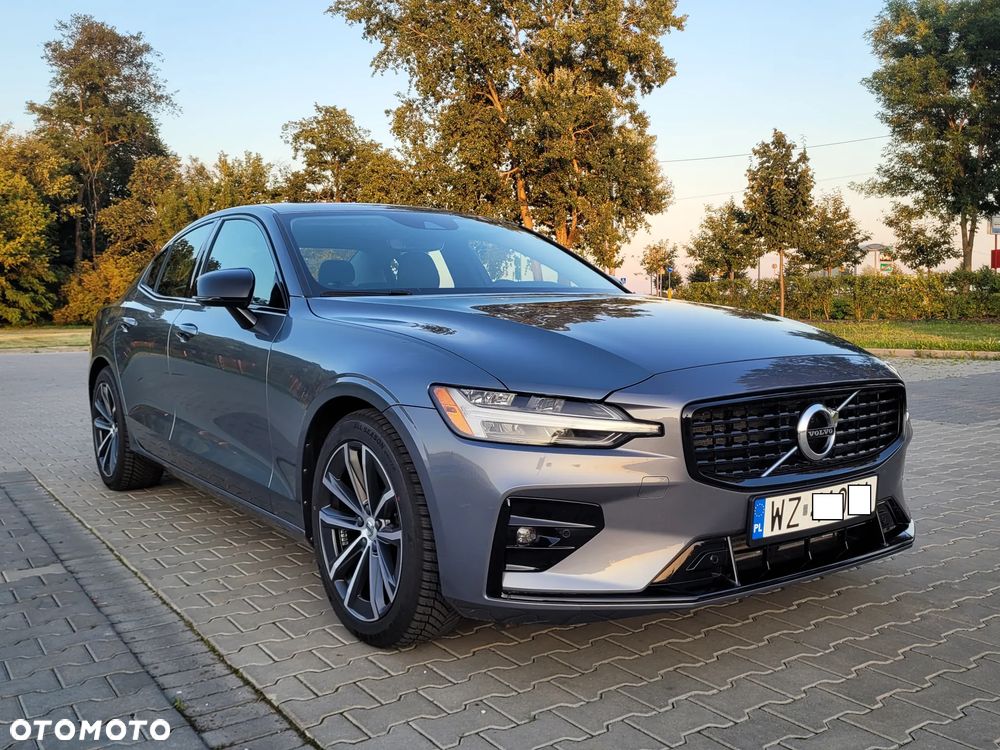 Volvo S60 T5 AWD Momentum Pro - 1