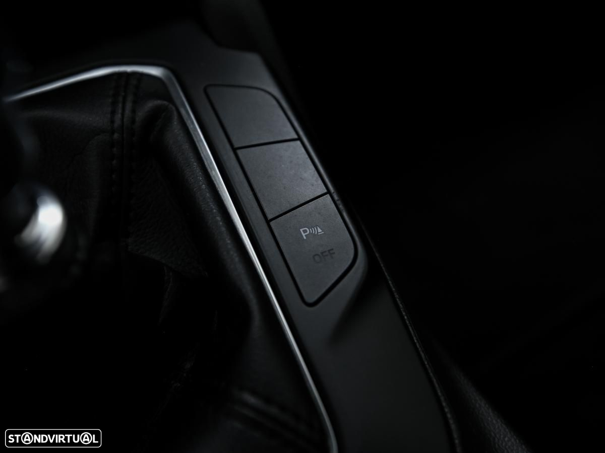 Ford Focus 1.5 TDCi EcoBlue Connected - 18