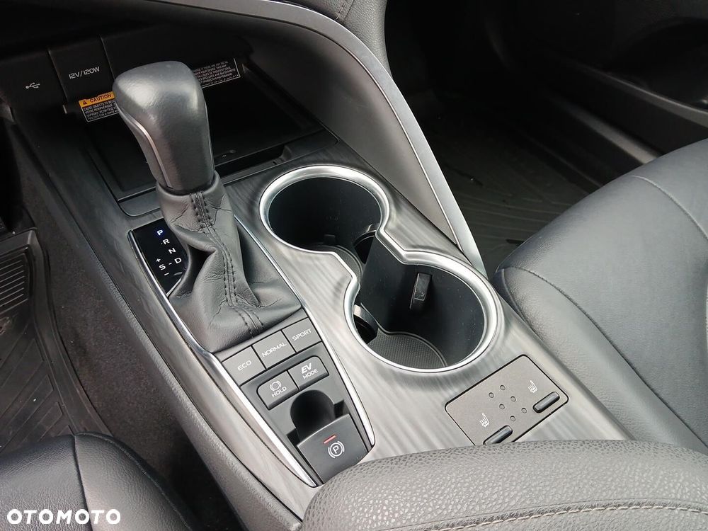 Toyota Camry 2.5 Hybrid Executive CVT - 33