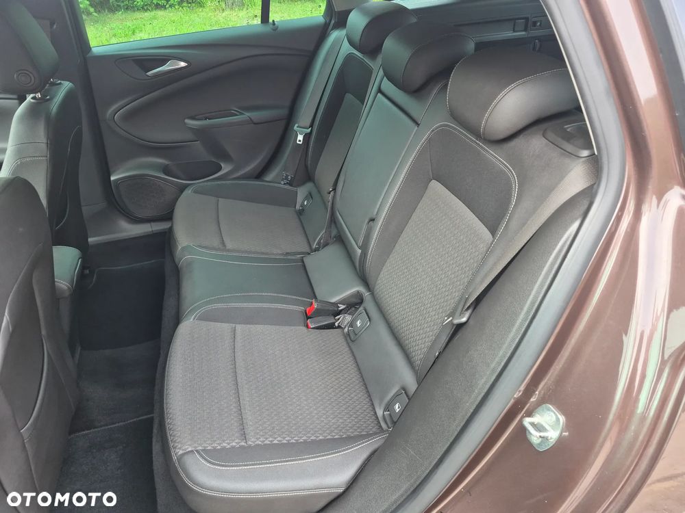 Opel Astra 1.4 Turbo Innovation - 23