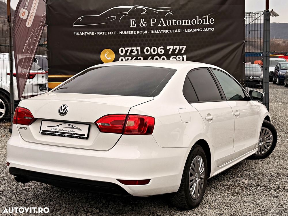 Volkswagen Jetta 1.6 TDI Comfortline - 4