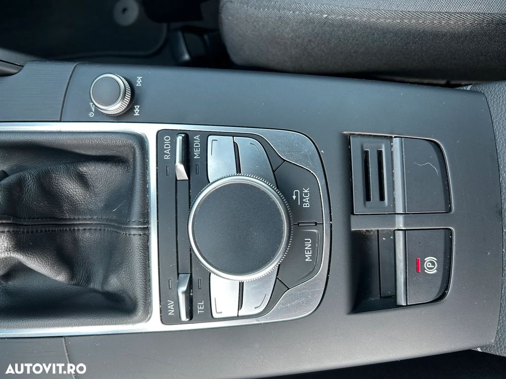 Audi A3 Limuzina 2.0 TDI S line Sportpaket - 21