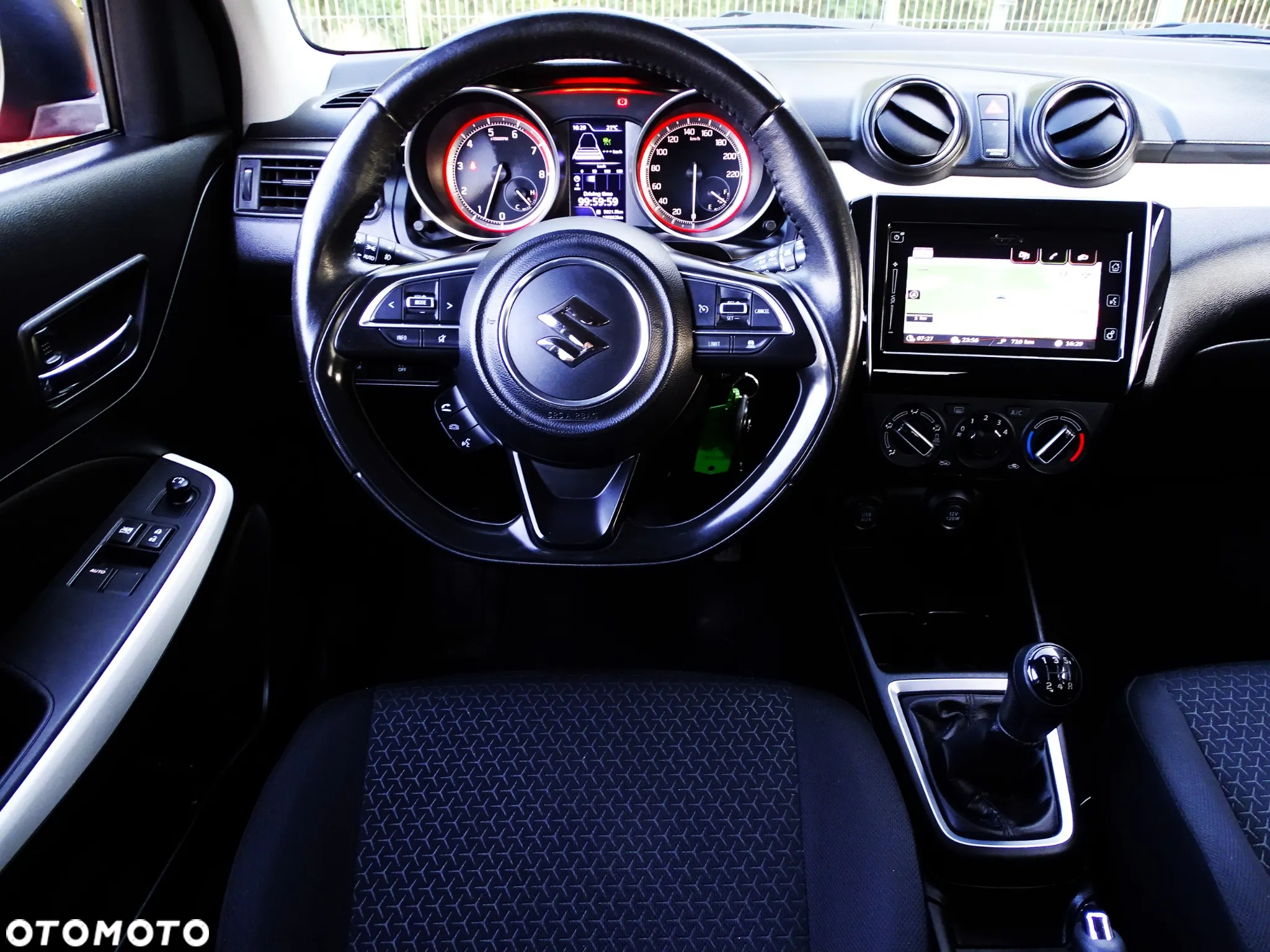 Suzuki Swift 1.2 Premium Plus - 26
