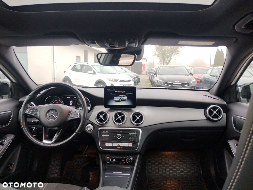 Mercedes-Benz GLA 200 7G-DCT AMG Line - 29