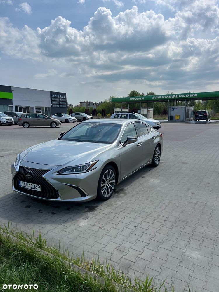 Lexus ES 300h Business Edition - 1