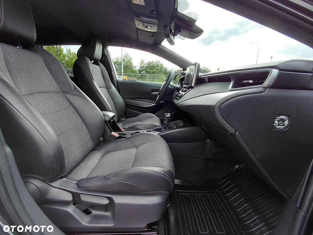 Toyota Corolla 2.0 Hybrid Comfort - 28