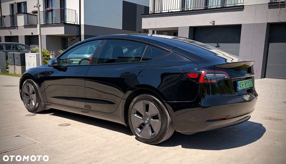 Tesla Model 3 - 8