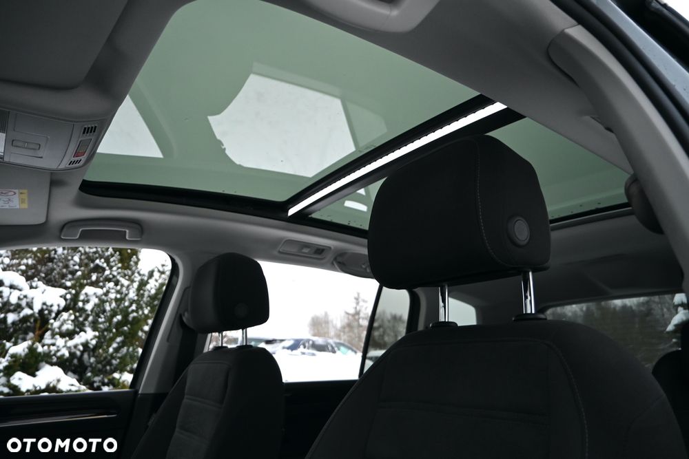 Volkswagen Touran 2.0 TDI SCR Highline - 30