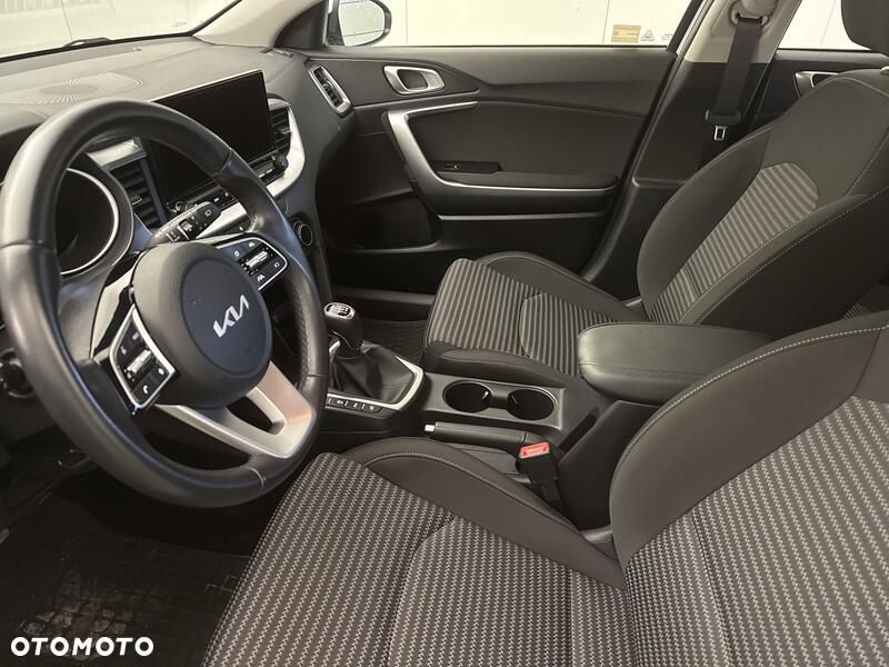 Kia Ceed 1.5 T-GDI M - 11