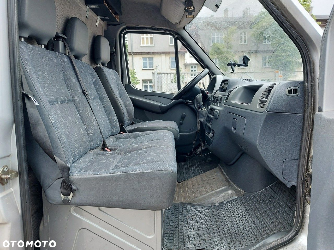Mercedes-Benz 313 - 11