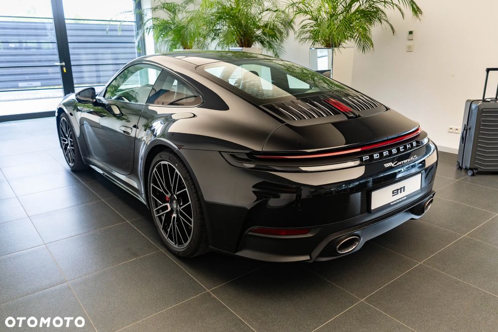Porsche 911 Carrera 4S - 3