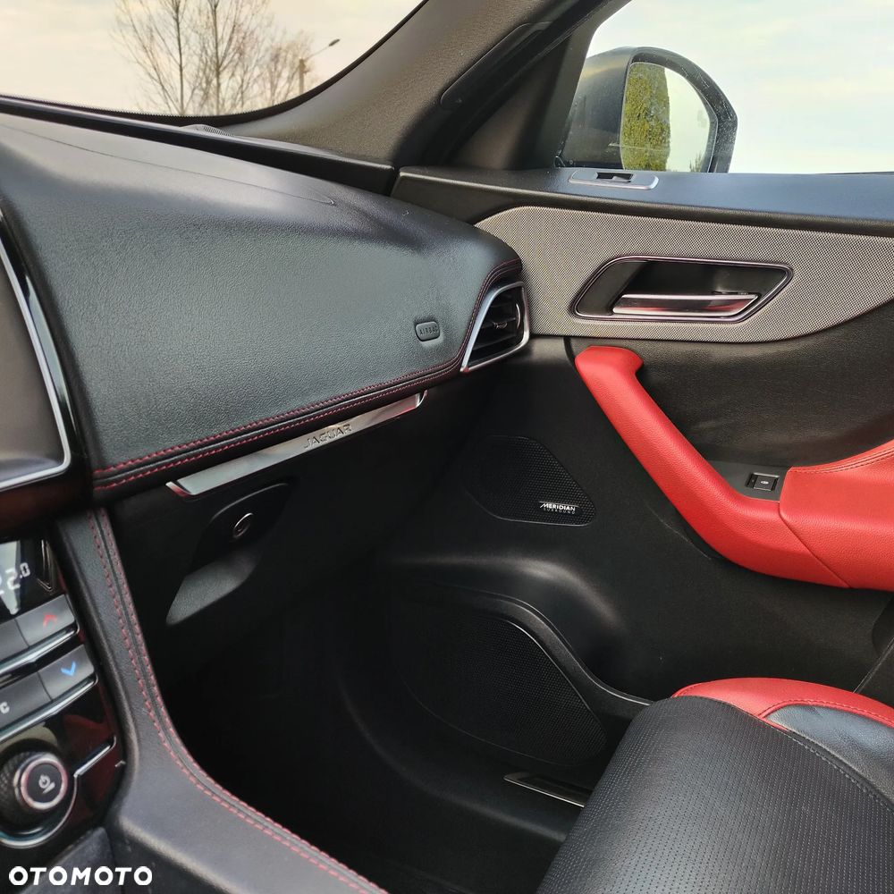 Jaguar F-Pace S AWD - 24