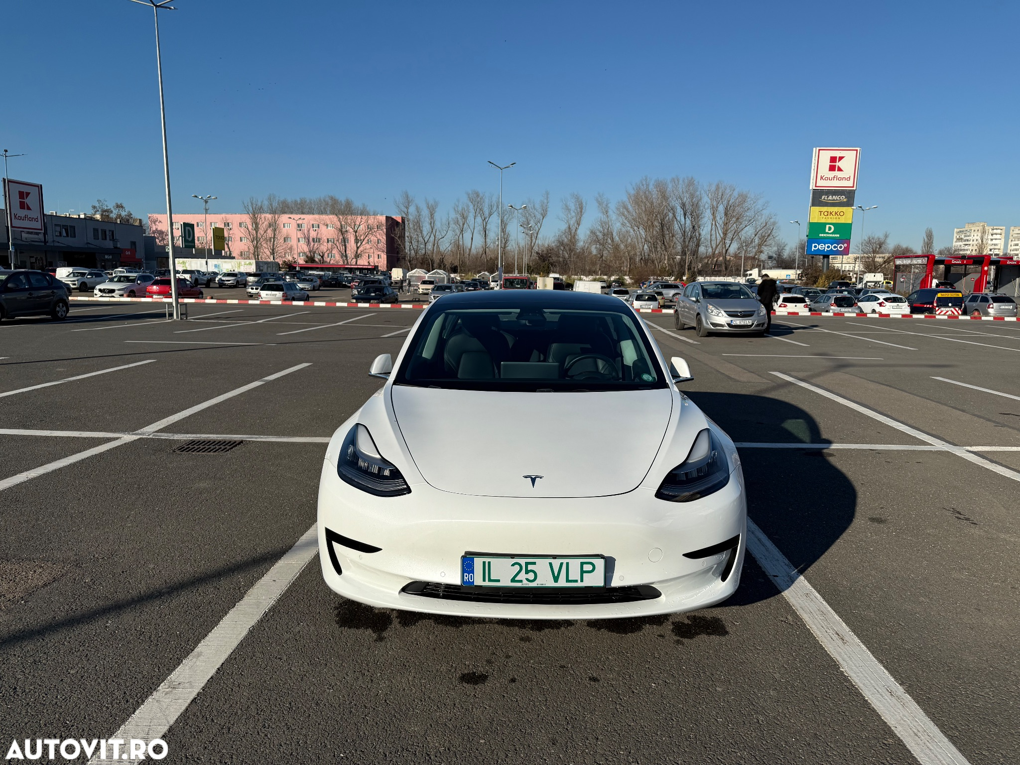 Tesla Model 3 - 8