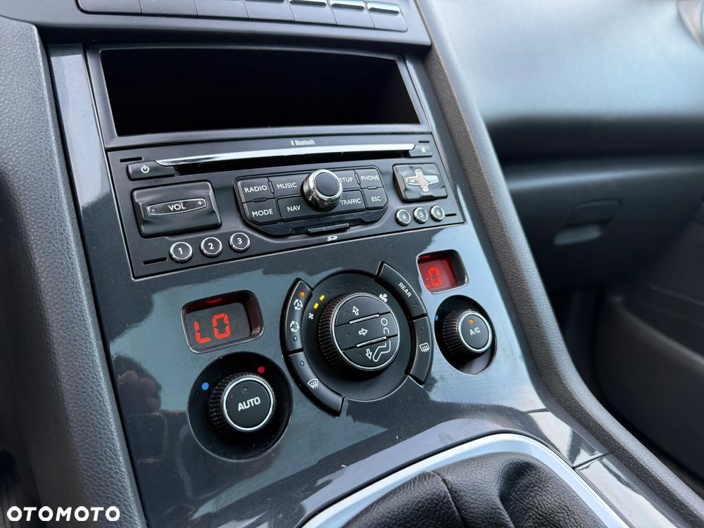 Peugeot 5008 1.6 HDi Access 7os - 28