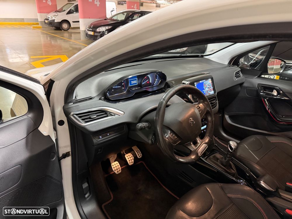 Peugeot 2008 1.6 BlueHDi GT Line - 10