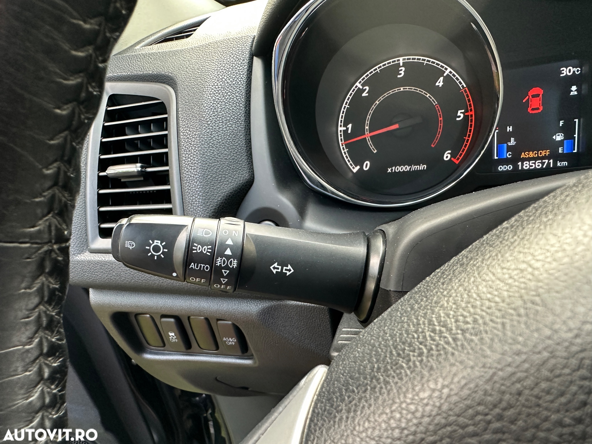 Mitsubishi ASX 1.8 DI-D 2WD Instyle - 28