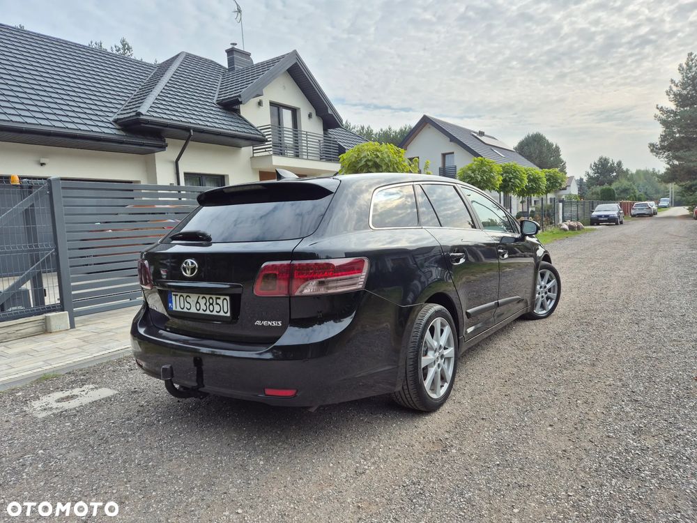 Toyota Avensis 2010 photo 2