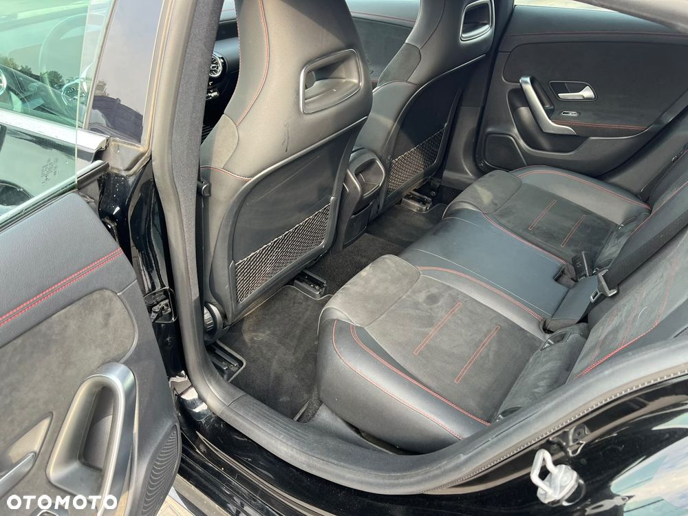Mercedes-Benz CLA 250 AMG Line 7G-DCT - 14