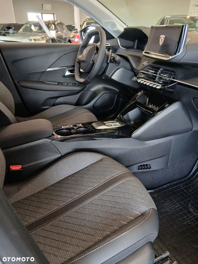 Peugeot 208 1.2 mHEV Allure - 6