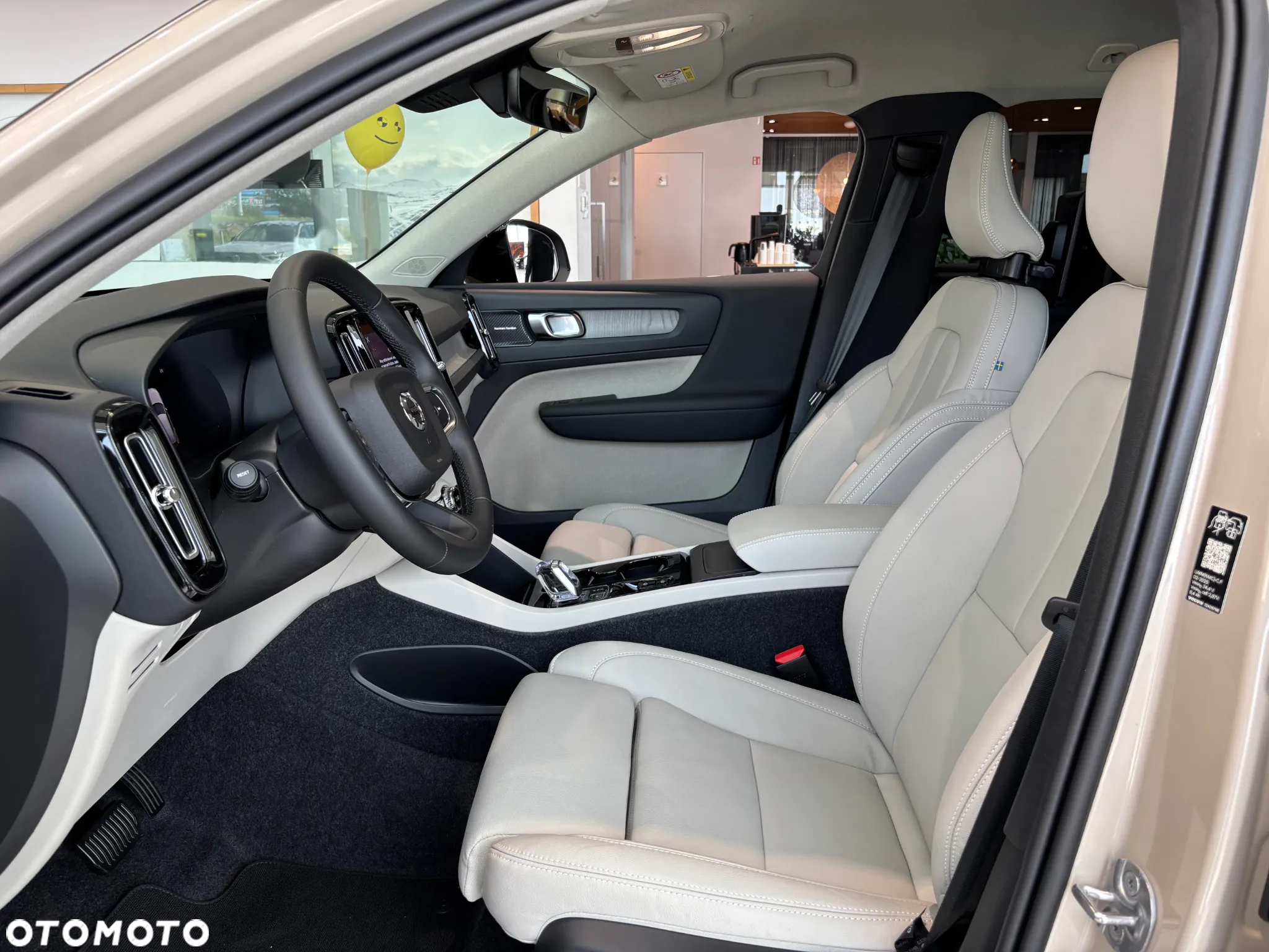 Volvo XC 40 B3 Plus Dark - 5