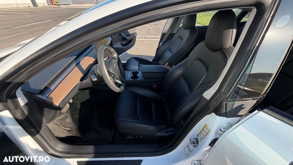Tesla Model 3 Long Range - 8
