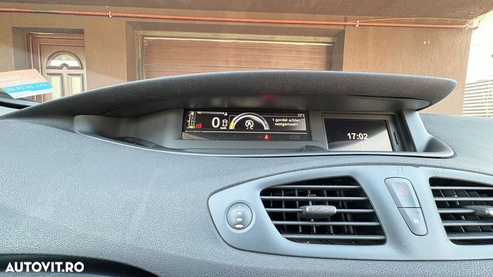 Renault Scenic 1.5 dCi Luxe Privilege - 10