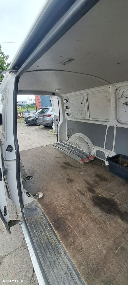 Volkswagen Transporter - 13