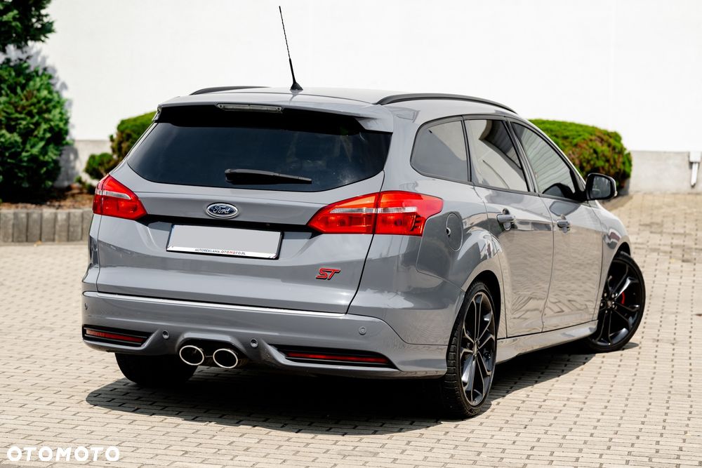 Ford Focus 2.0 TDCi ST - 13