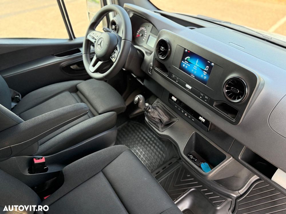 Mercedes-Benz Sprinter - 16