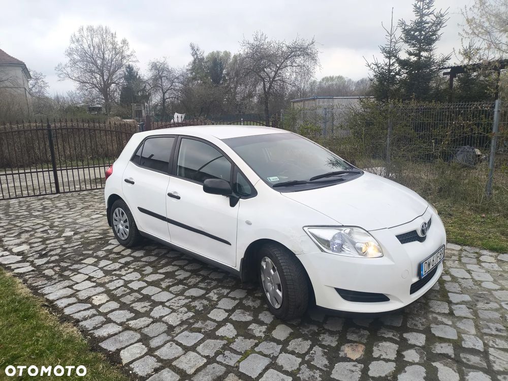 Toyota Auris 1.4 D-4D Premium - 1