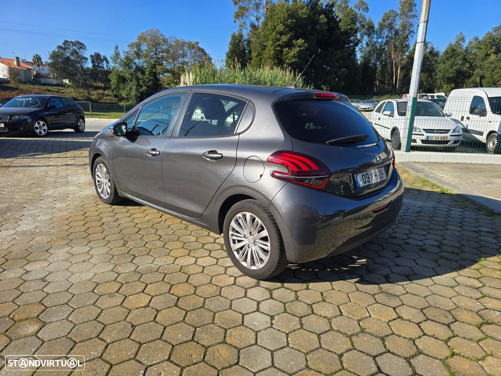 Peugeot 208 1.2 PureTech Signature - 5