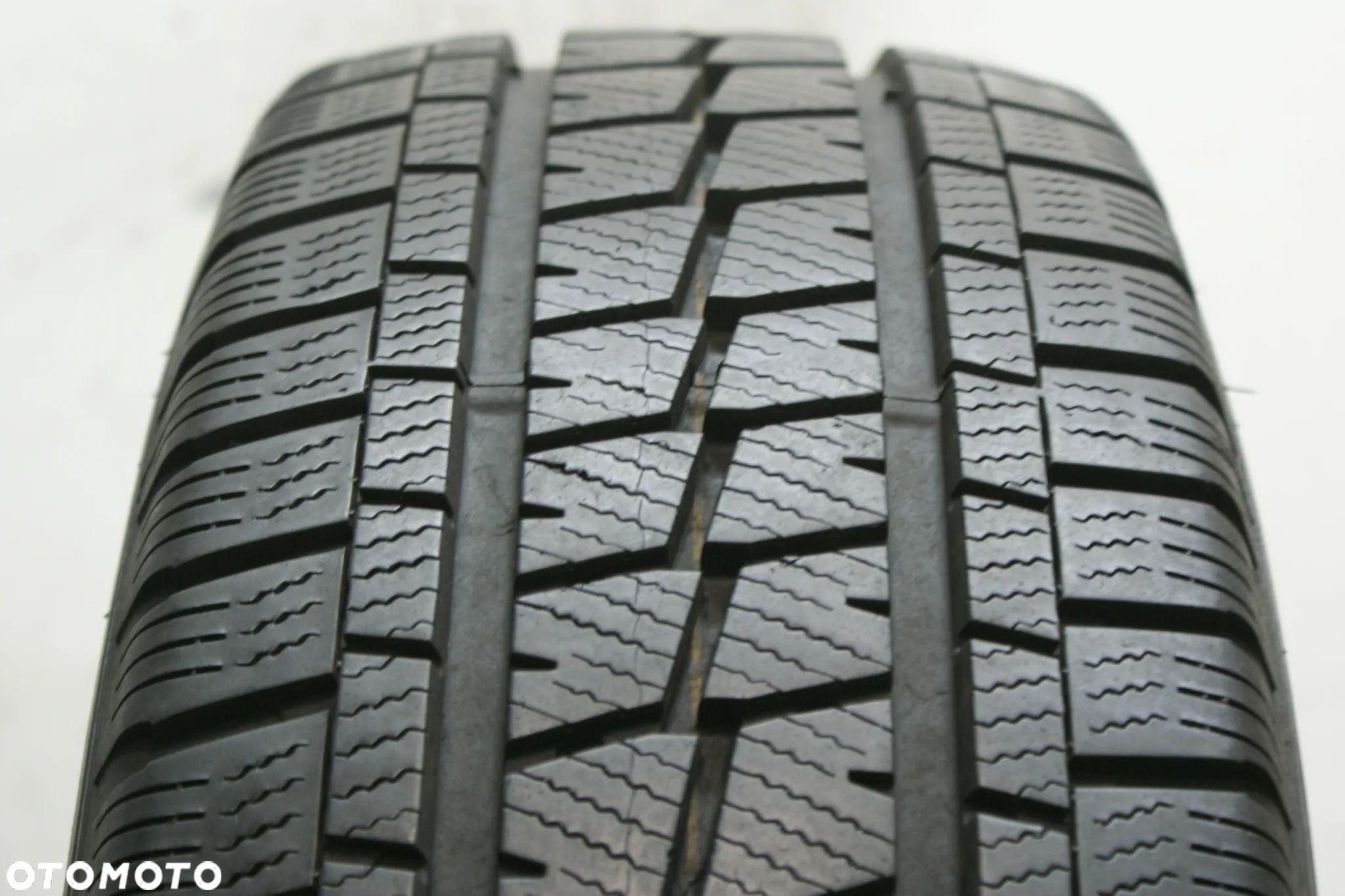 215/70R15C FALKEN EUROALL SEASON VAN11 , 8,3mm 2023r A10188 - 1
