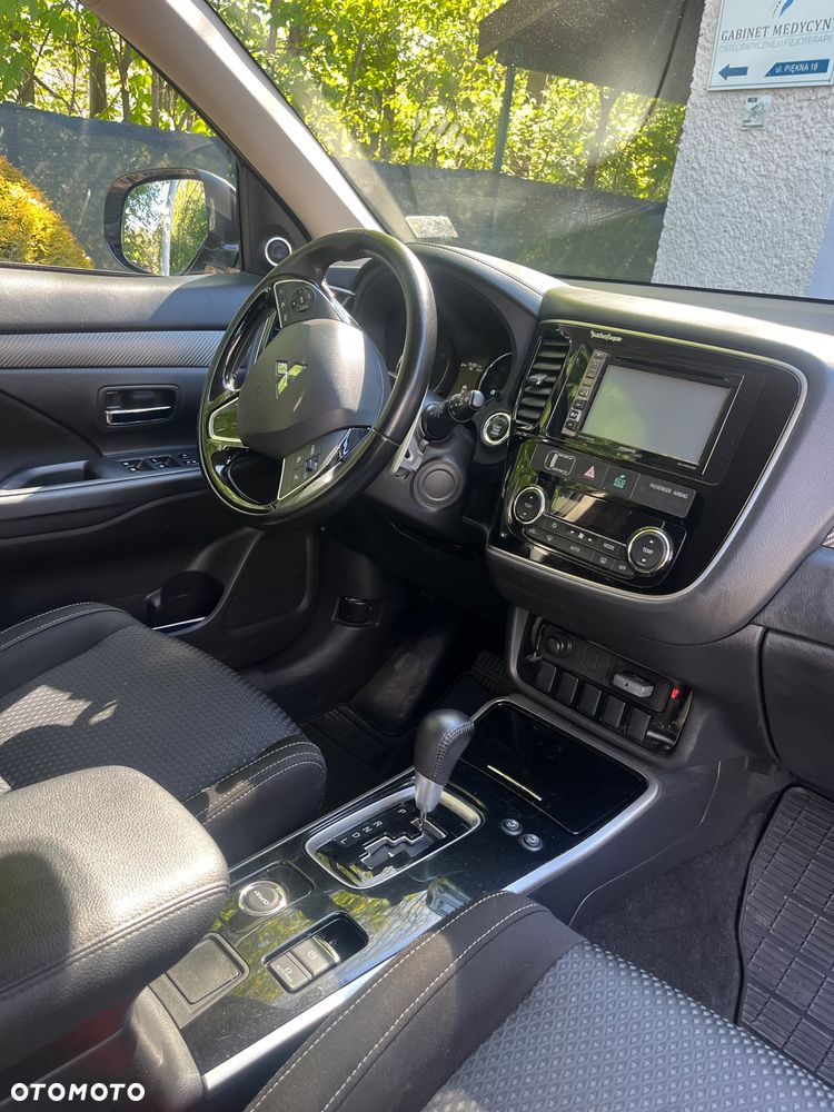 Mitsubishi Outlander 2.2 DI-D Instyle SDA 4WD - 10