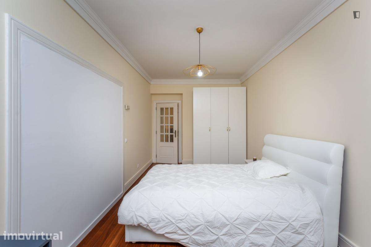 Quarto - localizado em Roma-Areeiro Lisbon - Grande imagem: 2/25