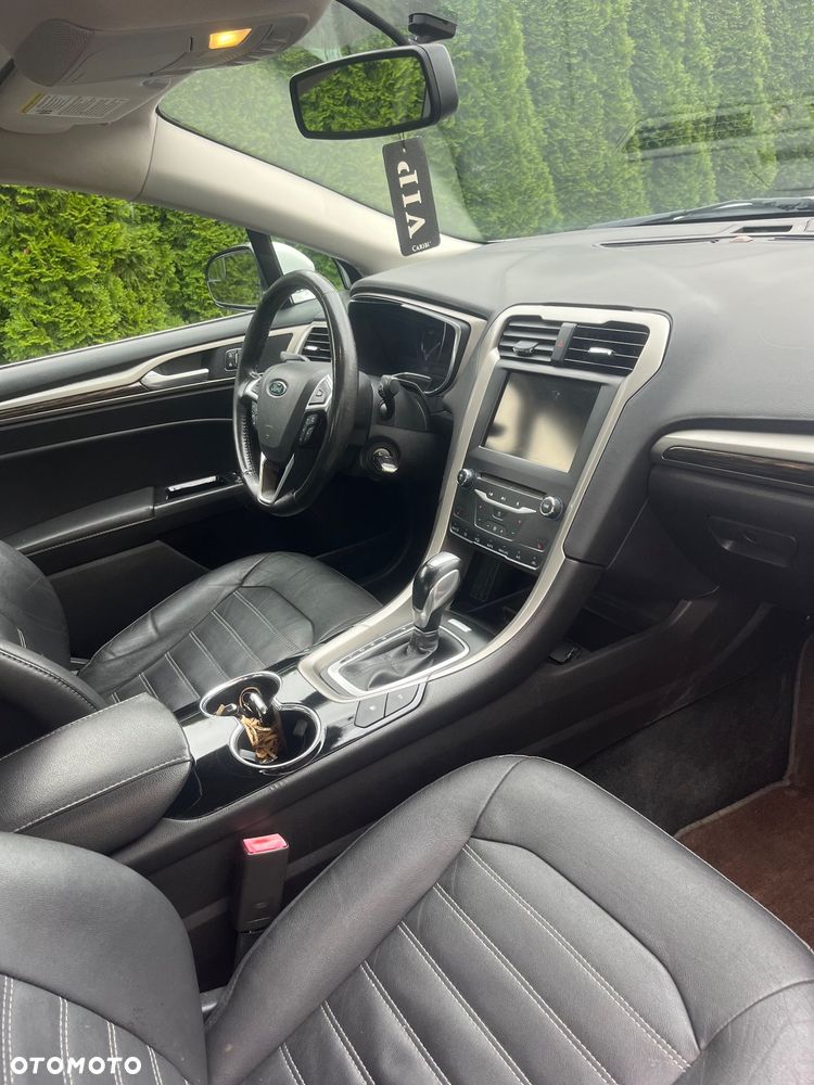 Ford Fusion - 25