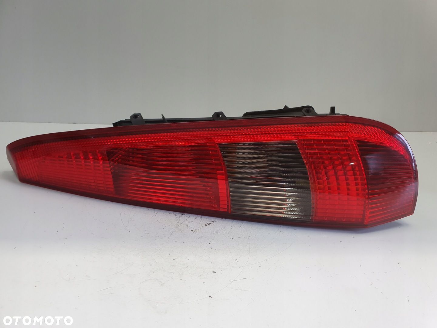 Ford Fiesta MK5 MK6 5D 02-05r TYLNA LAMPA PRAWA prawy tył pasażera - 1