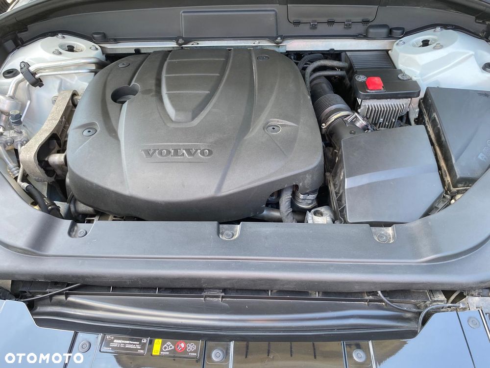 Volvo XC 60 D4 SCR AWD R-Design - 27