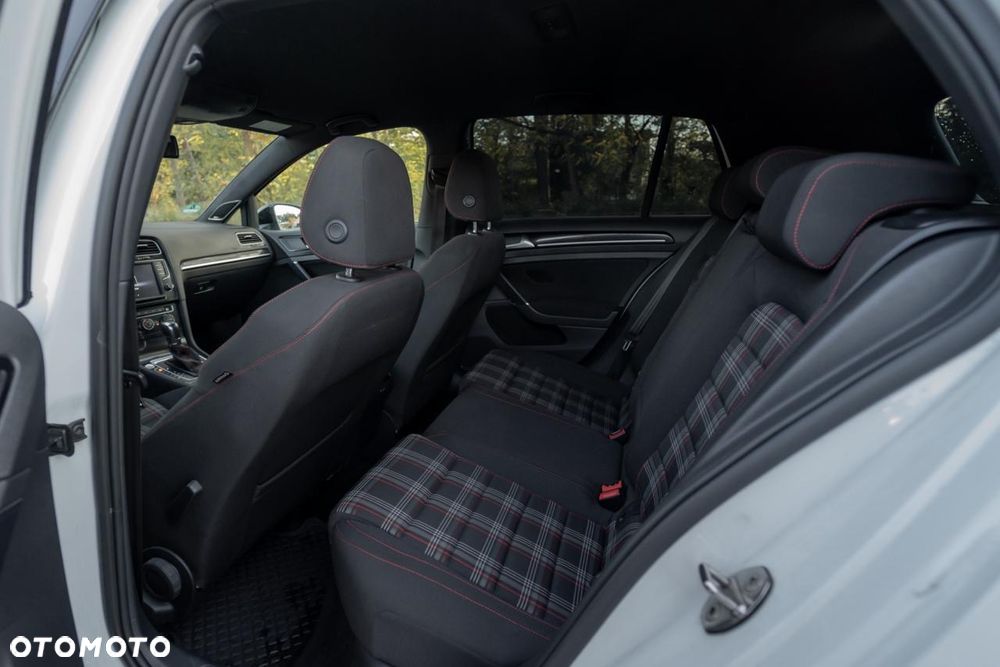 Volkswagen Golf VII 2.0 TSI BMT 4Mot R DSG - 28
