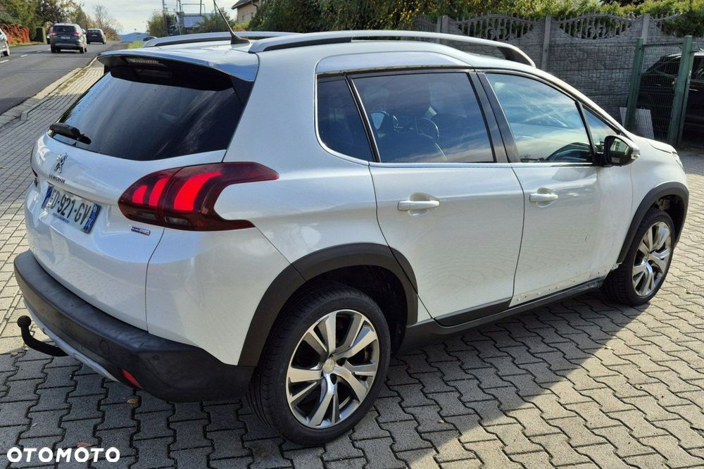Peugeot 2008 - 6