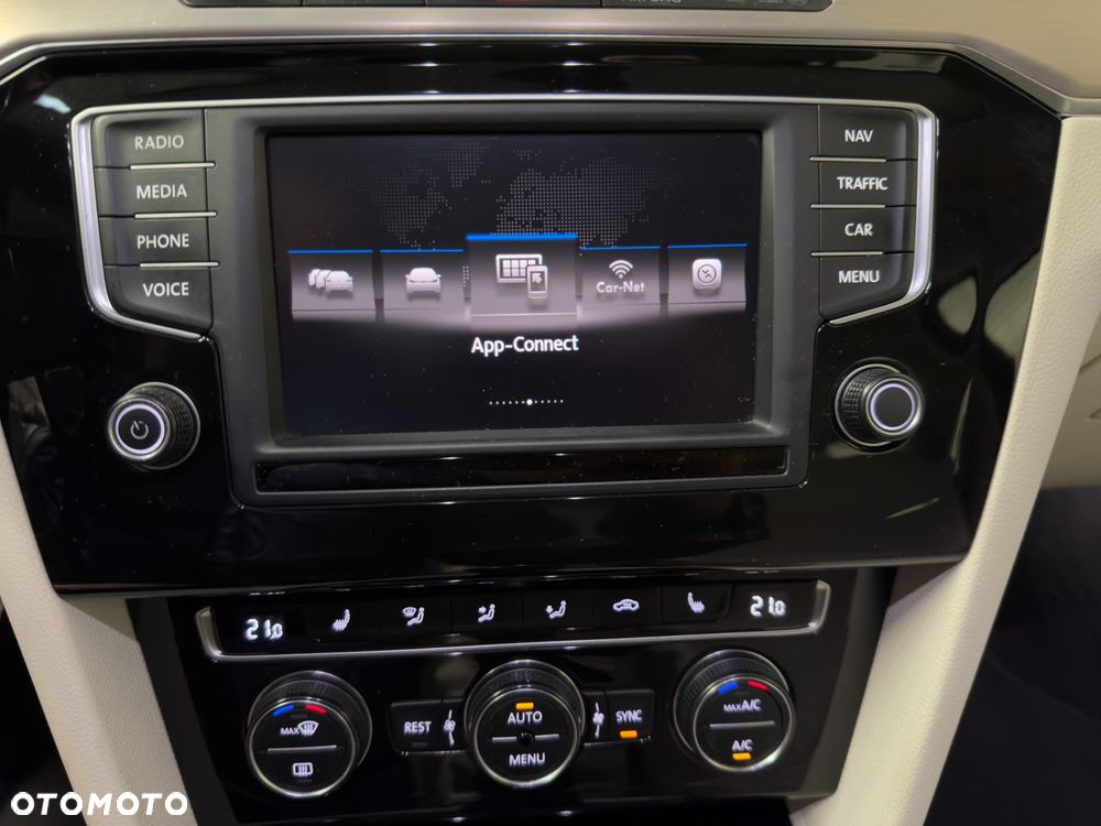 Volkswagen Passat 1.4 TSI BMT ACT Highline - 30