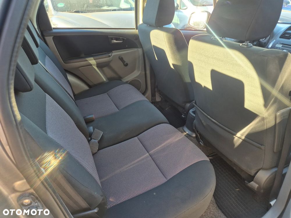 Suzuki SX4 1.6 VVT 4x2 Comfort - 15