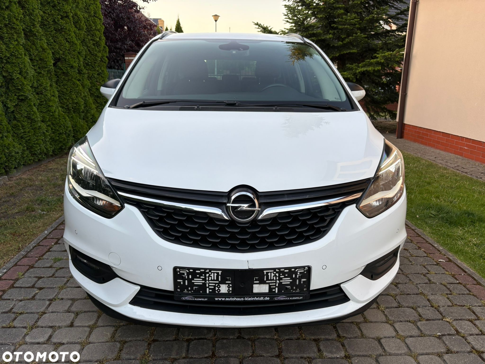 Opel Zafira - 2
